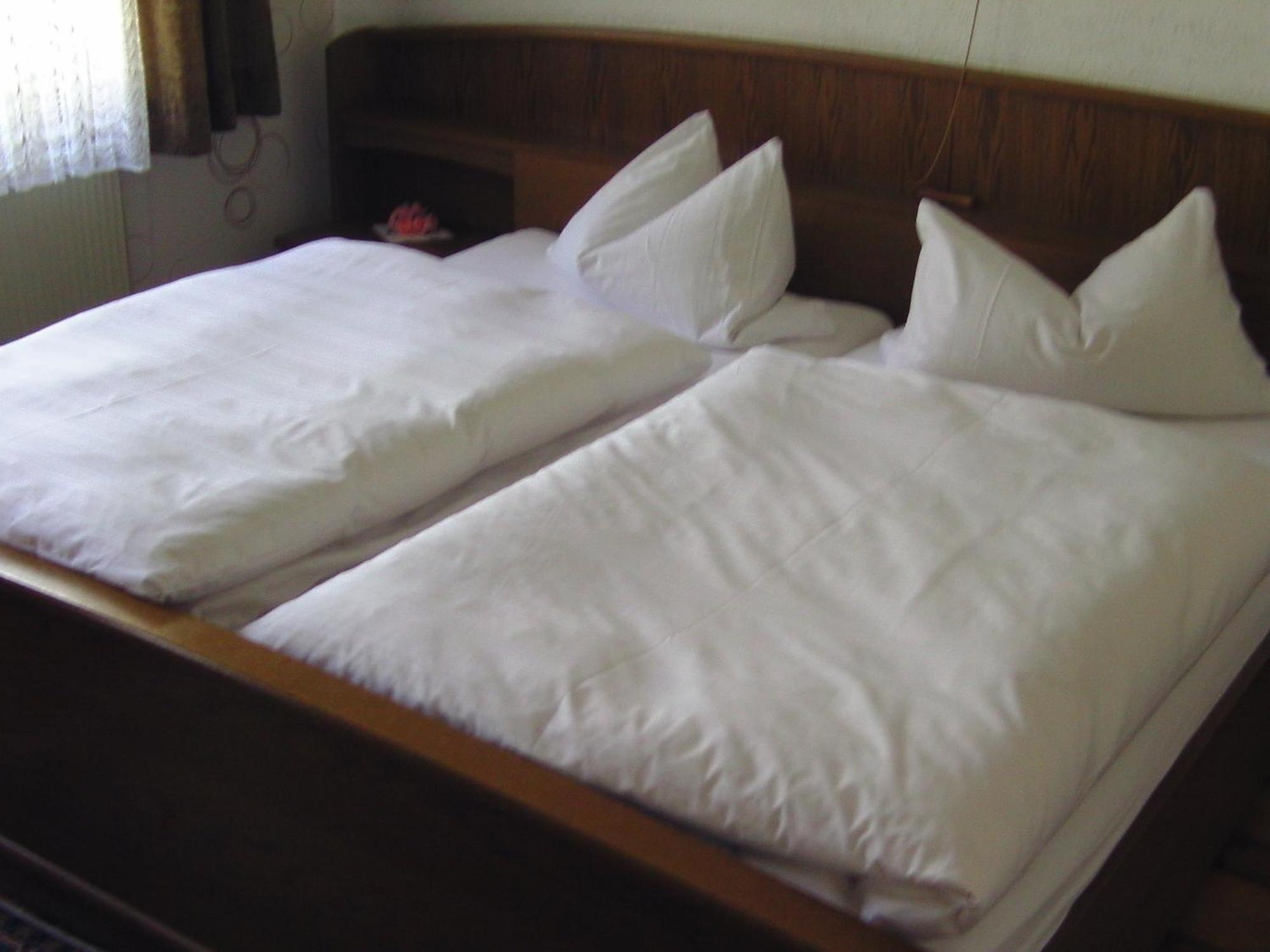 Hotel Zur Guten Quelle Selters  Екстер'єр фото
