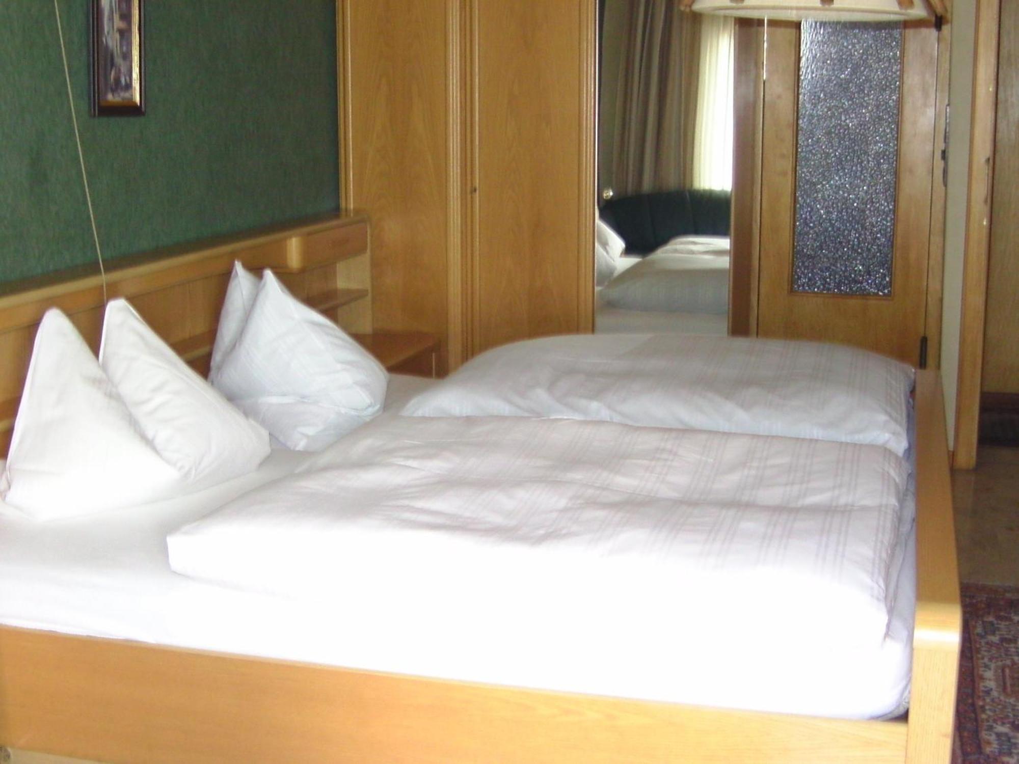 Hotel Zur Guten Quelle Selters  Екстер'єр фото